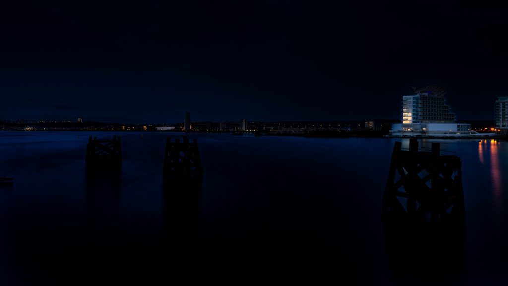 cardiff bay at night